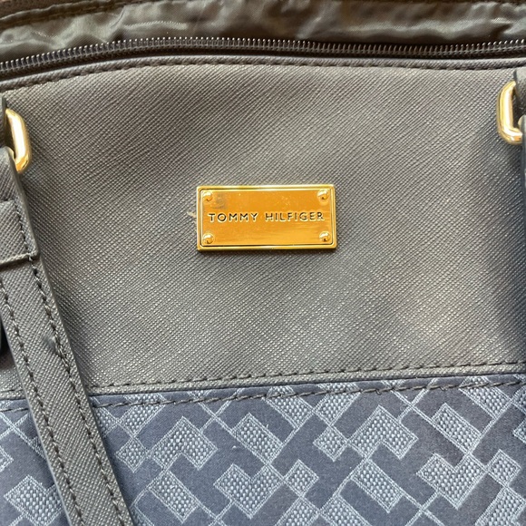 Tommy Hilfiger TH Monogram large purse navy blue - Picture 2 of 8